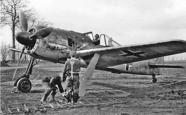 Помимо радиального расположения цилиндров мотора одним их преимуществ Fw 190 - фото 20