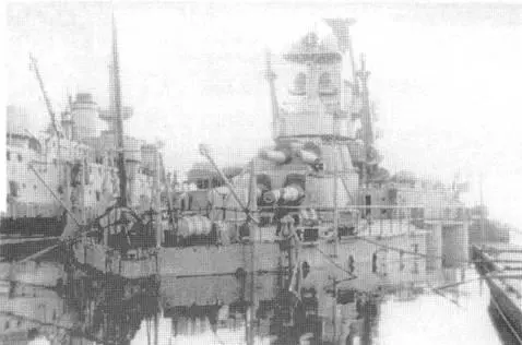 Справа Прованс в Тулоне после возвращения из МерсэльКебира 8 ноября 1940 - фото 119