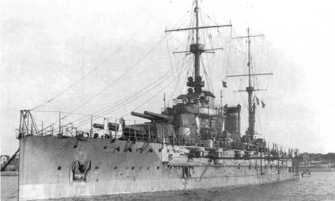 Линейный корабль Лоррейн в Тулоне в 1917 г фото вверху и в 19191920 гг - фото 120