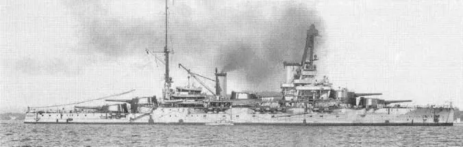 Линейный корабль Бретань в 1928 г вверху ив 1930 г Справа Бретань - фото 83