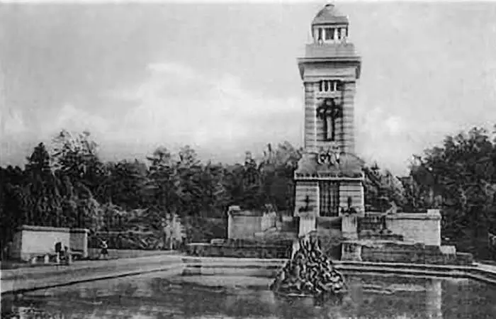 Военный мемориал Фото 1916 года Весь местный пафос кроется в далеком уже - фото 161