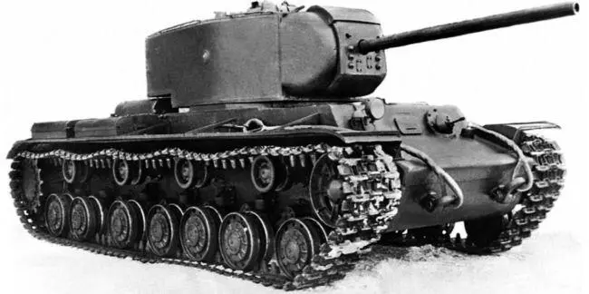 Общий вид танка КВ220 Январь 1941 года Обратите внимание на броневой кожух - фото 18