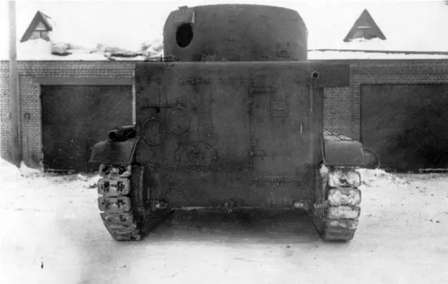 Рис Один из первых доставленных в СССР танков Виккерс 12тонный вид сзади - фото 77