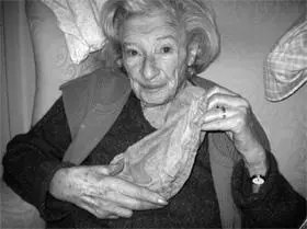 FIG 20 Pamela Young with Billy in 2007 IMAGE RODERICK YOUNG Pamela has - фото 21