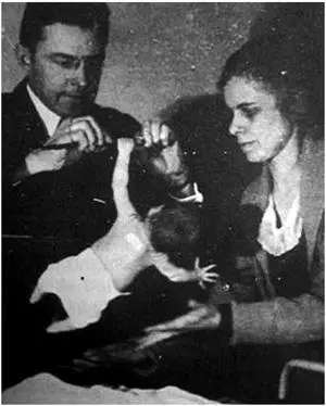 FIG 5 John Watson demonstrating the strength of the grasp reflex in an - фото 6