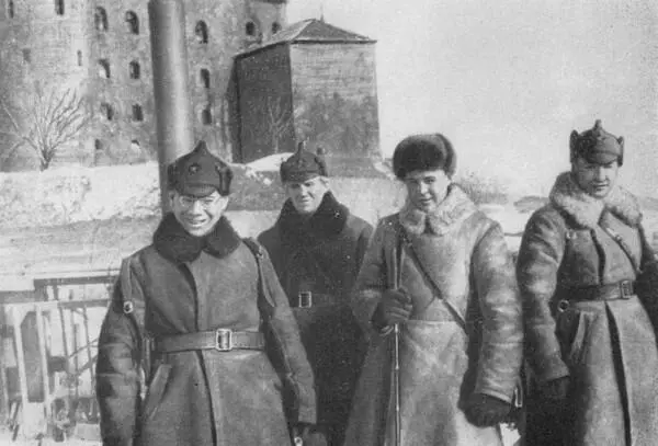 В М Саянов Н С Тихонов А Т Твардовский С И Вашенцев Фотография Н - фото 5