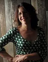 Kaaron Warrenhas lived in Melbourne Sydney Canberra and Fiji Shes sold many - фото 1