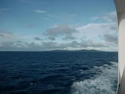 Ночью на верхней палубе было жутко Моря не видно сверху и снизу чернота и - фото 85
