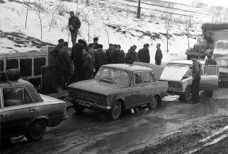 У родника в Молдавии Такие узоры на колёсах обычное для ранней весны - фото 59