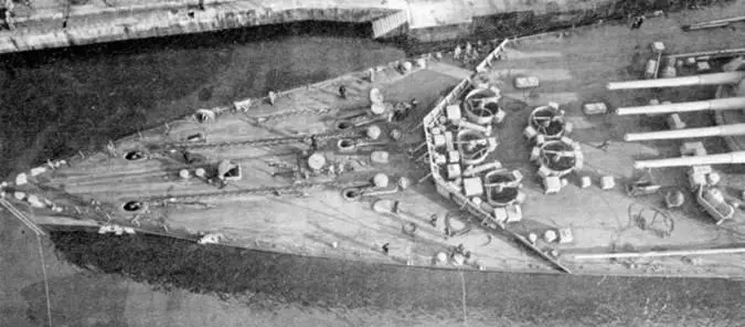 Линейный корабль Дюк оф Йорк в доке Розайт 1943 г Лин - фото 124