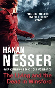 Håkan Nesser The Living and the Dead in Winsford обложка книги