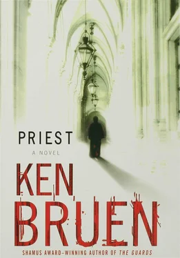 Ken Bruen Priest обложка книги