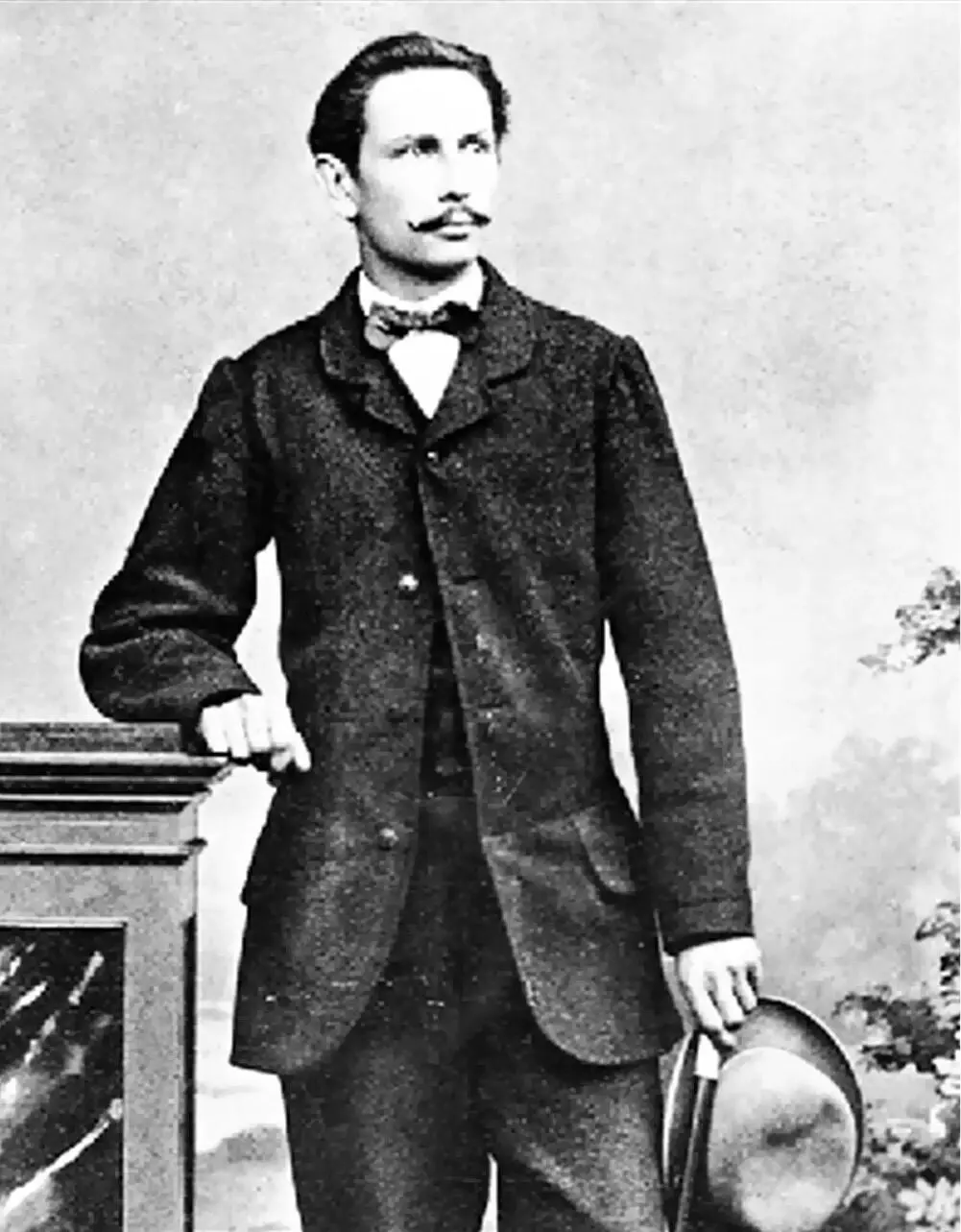 In the only extant photograph of him Karl Benz appears distracted his mind so - фото 2