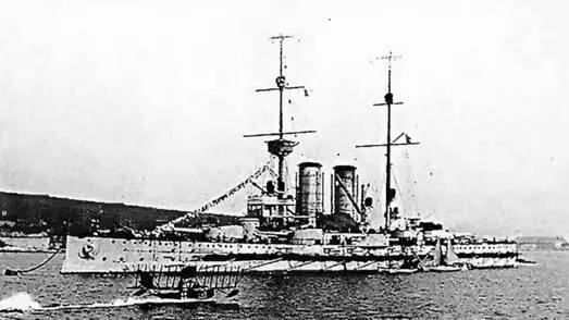 Броненосцы Erzherzog Karl фото вверху Erzherzog Ferdinand Max в центре - фото 73