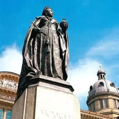 Бирмингем Памятник королеве Виктории Британская монархия в лицах - фото 44