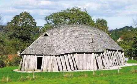 Реконструкция датского жилища времён викингов Под полосатым парусом Норманны - фото 40