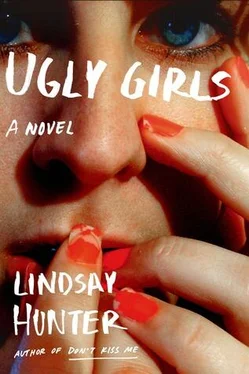 Lindsay Hunter Ugly Girls обложка книги