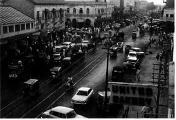 Downtown Karachi Pakistan filled with refugees after Britains dissolution of - фото 65