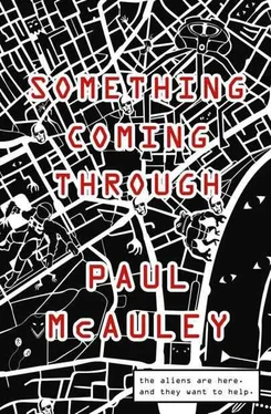 Paul McAuley Something Coming Through обложка книги