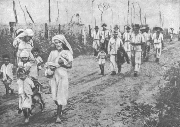 Крестьяне бегут от засухи на юг Скульптура пророка Иоиля в городе - фото 38