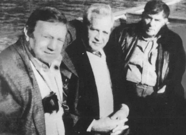 В одной лодке Л В Шебаршин известный советский разведчик В И Черкашин и - фото 37