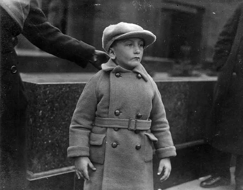 В Явно Сын Иосифа Сталина Василий 1929 г Поденщики от живописи никогда - фото 2