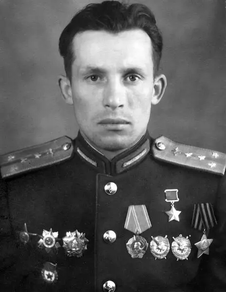 Я родился в Костромской области в 1923 году Девять классов и аэроклуб я - фото 2