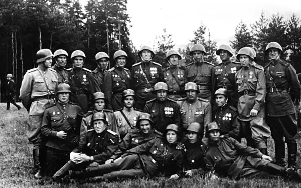 Командование 144го полка Австрия 1945 г начало мая Вообще справедливо - фото 17