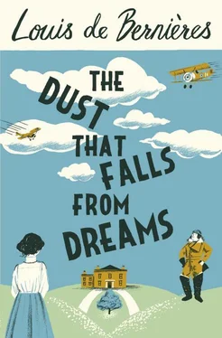 Louis de Bernières The Dust That Falls From Dreams обложка книги