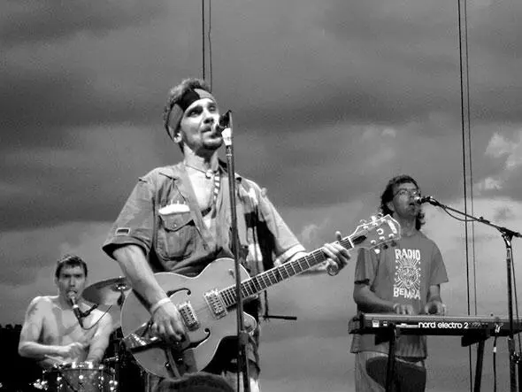 Ману Чао Офра Хаза Има Сумак Дульсе Понтес - фото 241