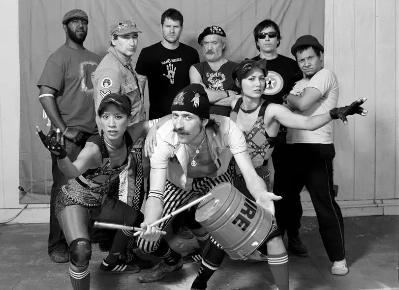 Gogol Bordello Попса Ситуация в позднесоветской популярной музыке была - фото 247