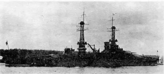 Линейный корабль Arizona в 1920 вверху и в 1922 гг 3 мая линкор покинул - фото 104