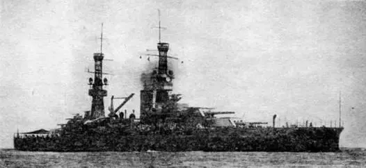 Линейный корабль Arizona в 1920 вверху и в 1922 гг 3 мая линкор покинул - фото 105