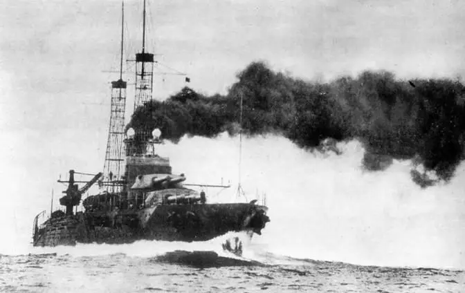 Линейный корабль Nevada в 1918 вверху и в 1920 г Nevada в 1920е гг - фото 164
