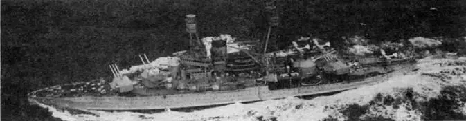 Линейный корабль Nevada в 1935 вверху ив 1937 гг Линейный корабль - фото 66