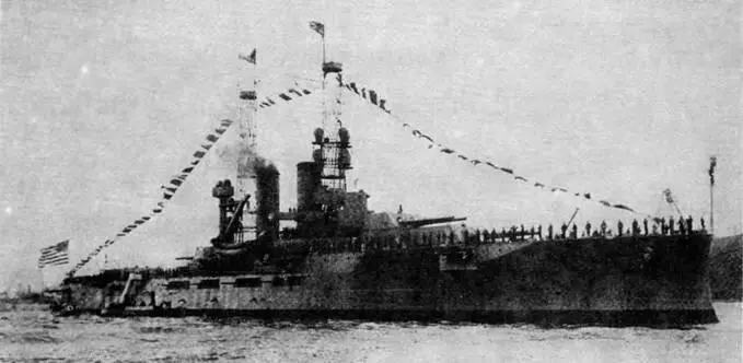 Линейный корабль Юта после вступления в строй вверху и в декебре 1918 г К - фото 55