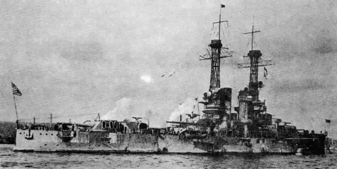 Линейный корабль Юта после вступления в строй вверху и в декебре 1918 г К - фото 56