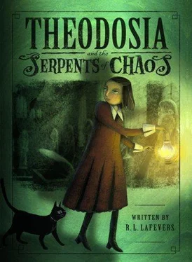 R. LaFevers Theodosia and the Serpents of Chaos обложка книги