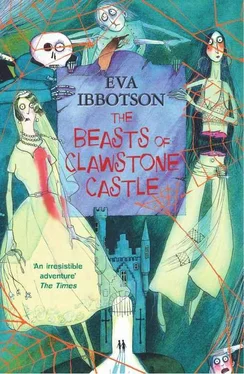 Eva Ibbotson The Beasts of Clawstone Castle обложка книги