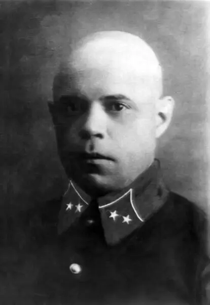 Генералмайор БС Бахаров командир 18го танкового корпуса фото 1942 г Он - фото 5