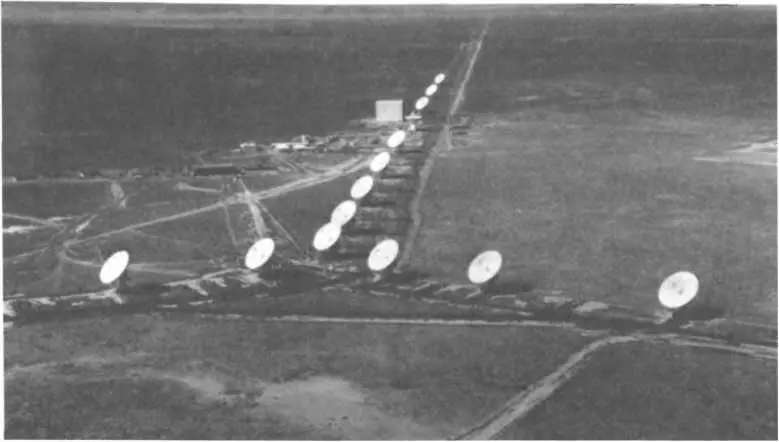 95 Вверху VLA радиоинтерферометр на равнине Св Августина в НьюМексико - фото 98