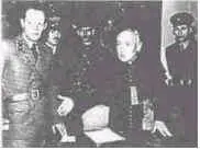 Кардинал Й Миндсенти на прессконференции в Будапеште 1956 г Янош Кадар с - фото 4