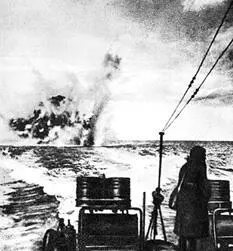 Северный флот Морские охотники преследуют вражеский транспорт 1943 г В - фото 17