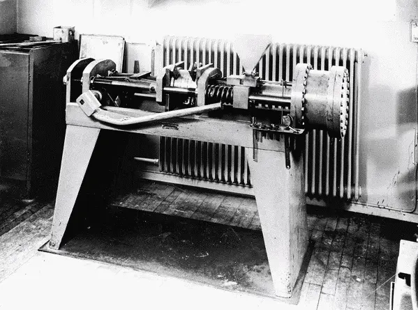 Машина для литья кирпичиков LEGO 1947 год В следующее десятилетие Готфрид - фото 6