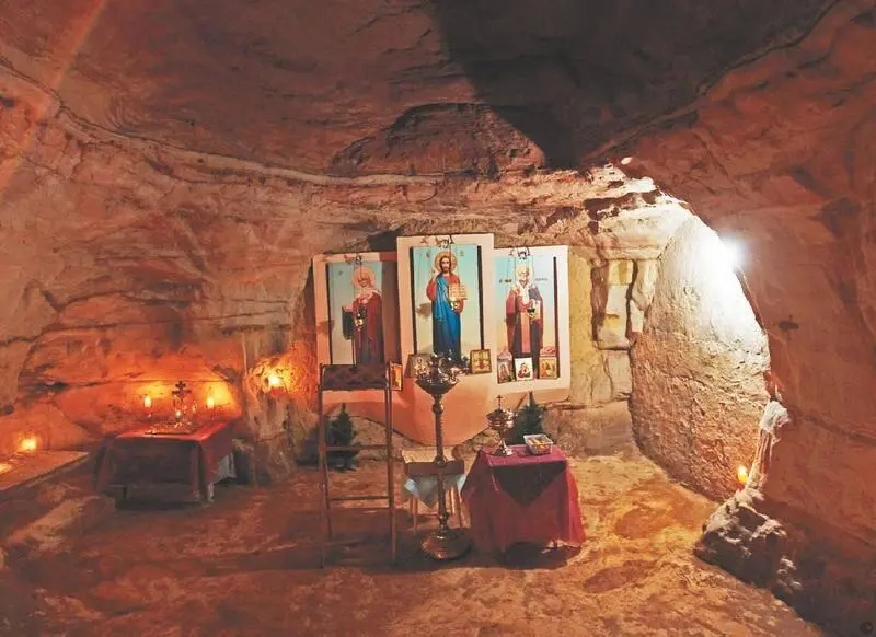Саблинские пещеры Ленинградская область Изображение человеческих фигур в - фото 52
