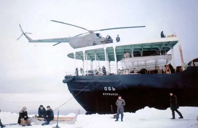 Ми4 на вертолетной площадке дизель электрохода Обь После демобилизации в - фото 92