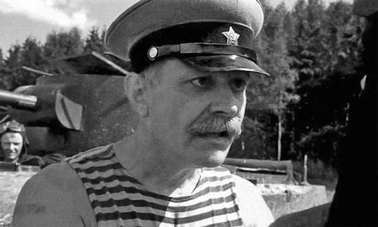Никита Михалков в роли комдива Котова в фильме Утомленные солнцем Изначально - фото 28