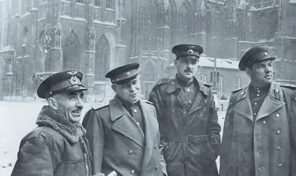 Апрель 1945 год С Михалков вошел в Вену с частями 4ой Гвардейской армии под - фото 45