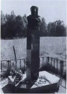 Памятник Виктору Цою на месте гибели Латвия 35й километр трассы Слока - фото 31