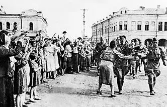 Радостная встреча воиновосвободителей г Орел Тяжелая картина предстала - фото 41